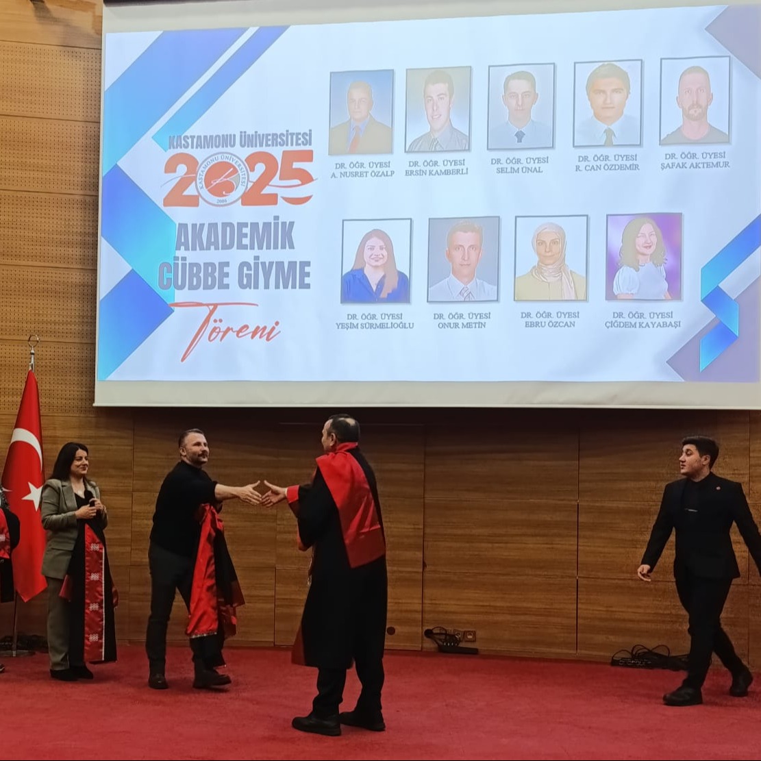 Kastamonu Üniversitesi'nde Cübbe Giyme Töreni Düzenlendi