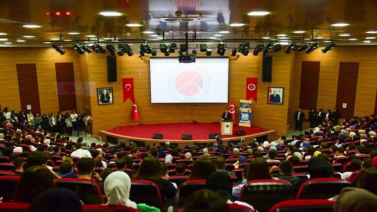 Kastamonu Üniversitesi'nde Oryantasyon Programı Başladı 